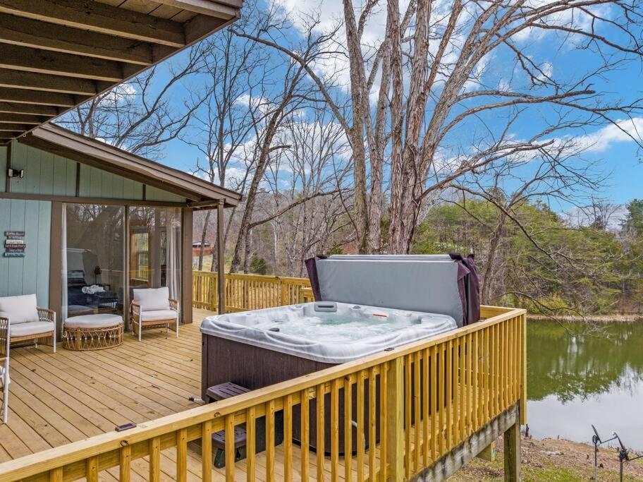 Lazy Lake 3Br Cabin W/ Mtn Views + Hot Tub +Wi-Fi Luray Dış mekan fotoğraf